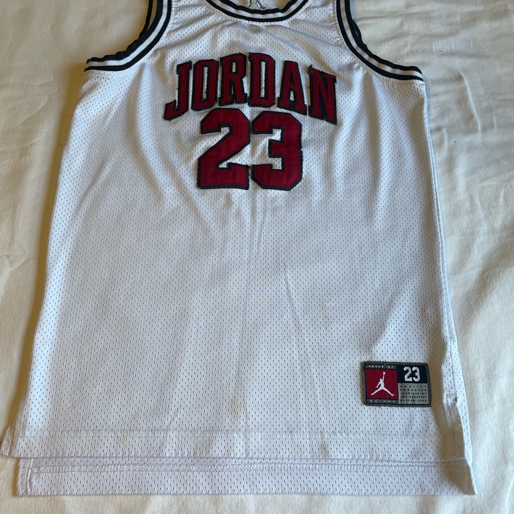 Michael Jordan basketball jersey Youth size L